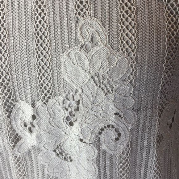 Urban Outfitters Kimchi Blue Tilly Mock Neck Ivory Lace Top NWT Size Large - Picture 6 of 13